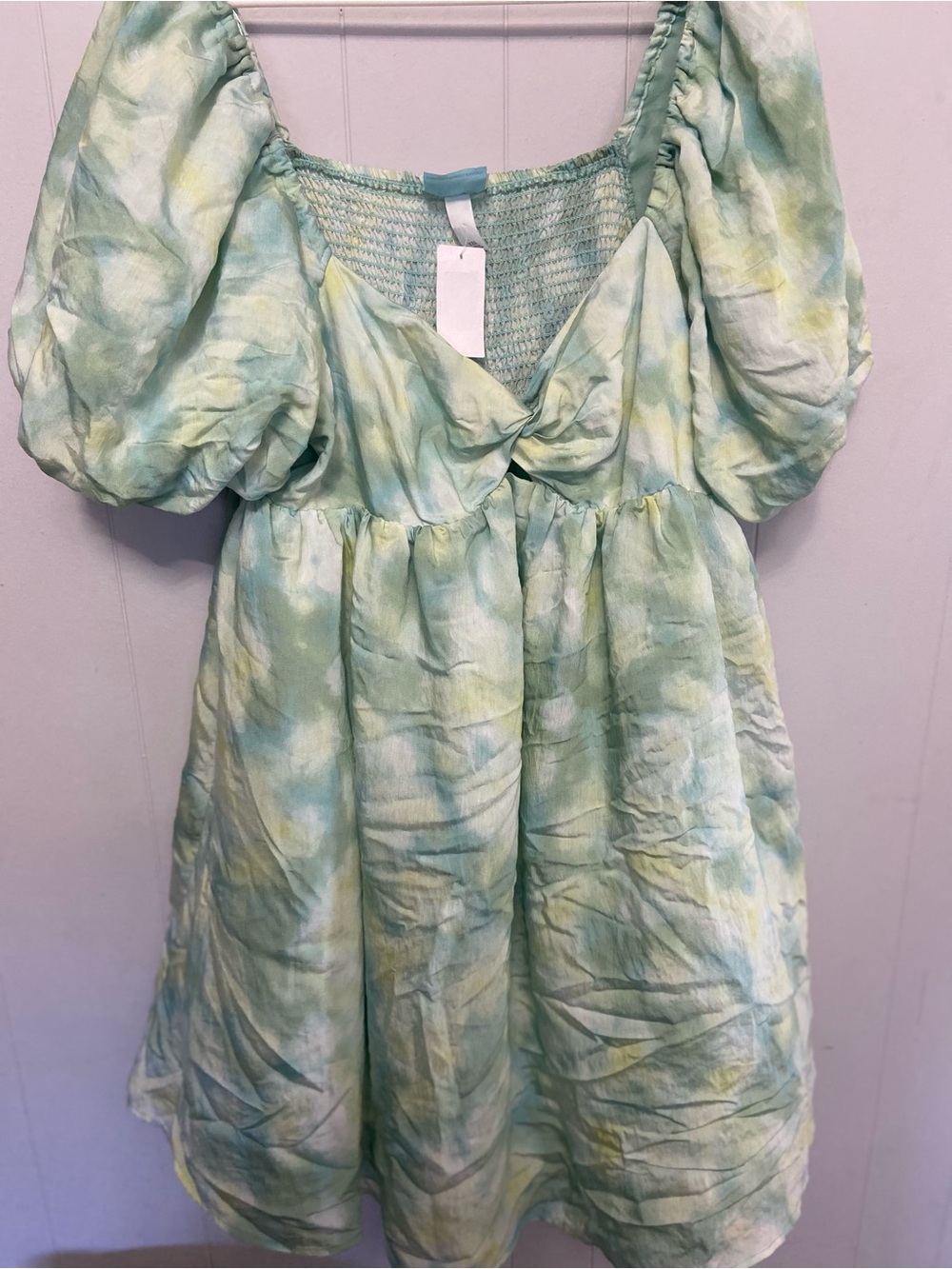 Puff-Sleeve Mini Dress in Light Green Tie-Dye